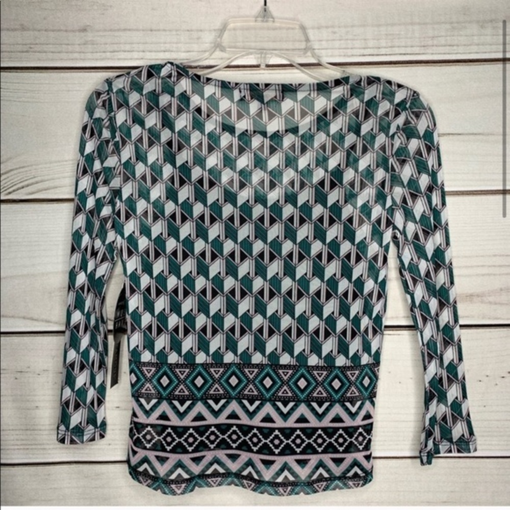 Geometric Print Green & Black Mesh Fitted Top S - Picture 9 of 15